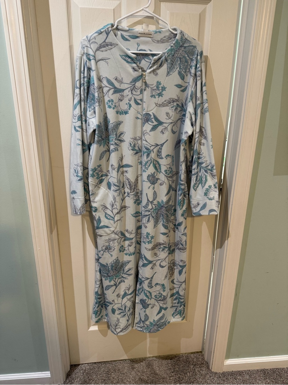 Miss Elaine Women's Zip-Front Long-Sleeve Floral Robe size m - Picture 3 of 9